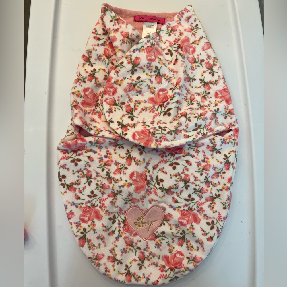 Set of 2 Betsey Johnson Baby Swaddles